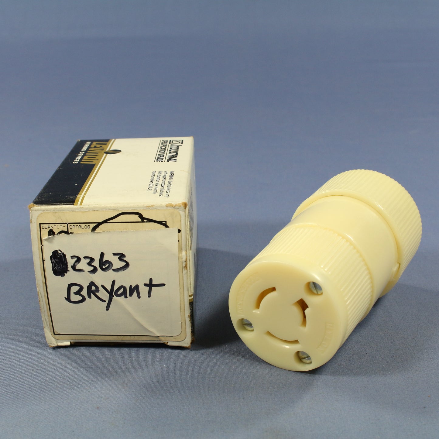 Bryant Nema L10-20R Twist Turn Locking Connector Power Plug 20A 125/250V 2363