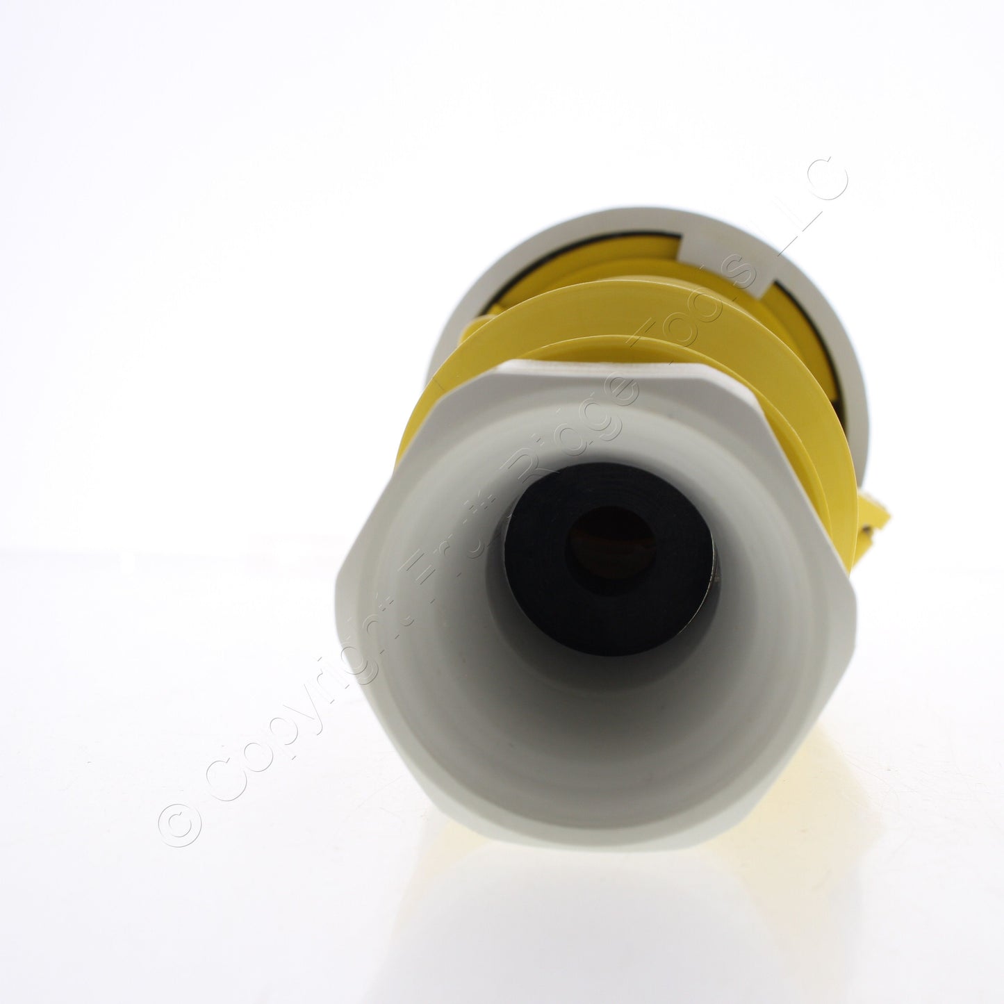 Bryant Watertight Pin & Sleeve Connector Female Plug 32A 100-130V 2P3W 332C4W