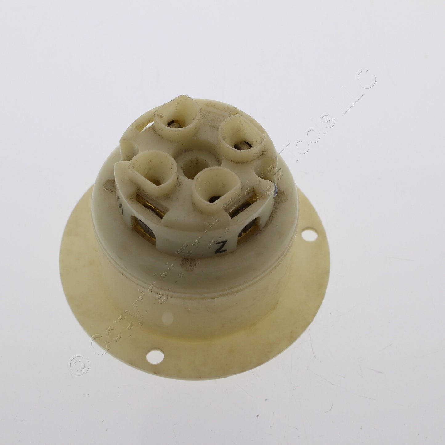 Bryant Twist Locking Flanged Inlet Plug L18-20P 20A 120/208V 3�Y Bulk 71820MB