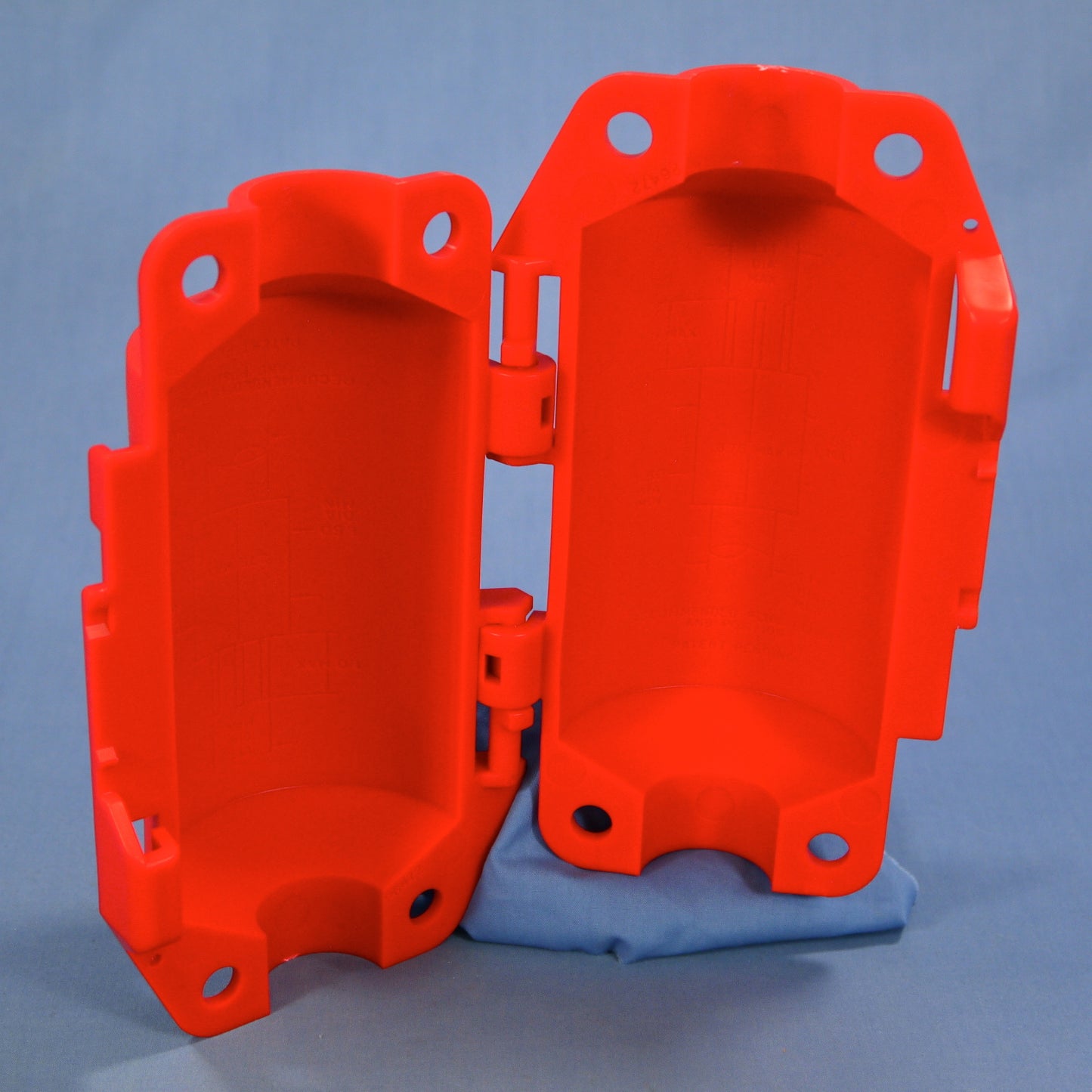 Bryant Red Polypropylene Medium Electrical Plug Lockout Plugbox Device BLD
