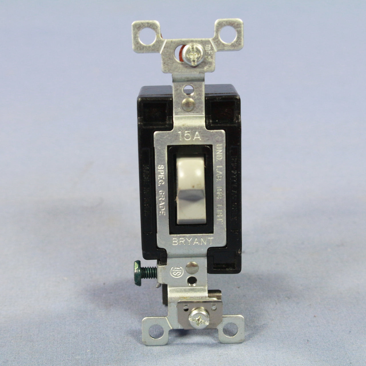 Bryant Gray 3-Way Commercial Grade Toggle Wall Light Switch 15A Bulk CSB315GRY