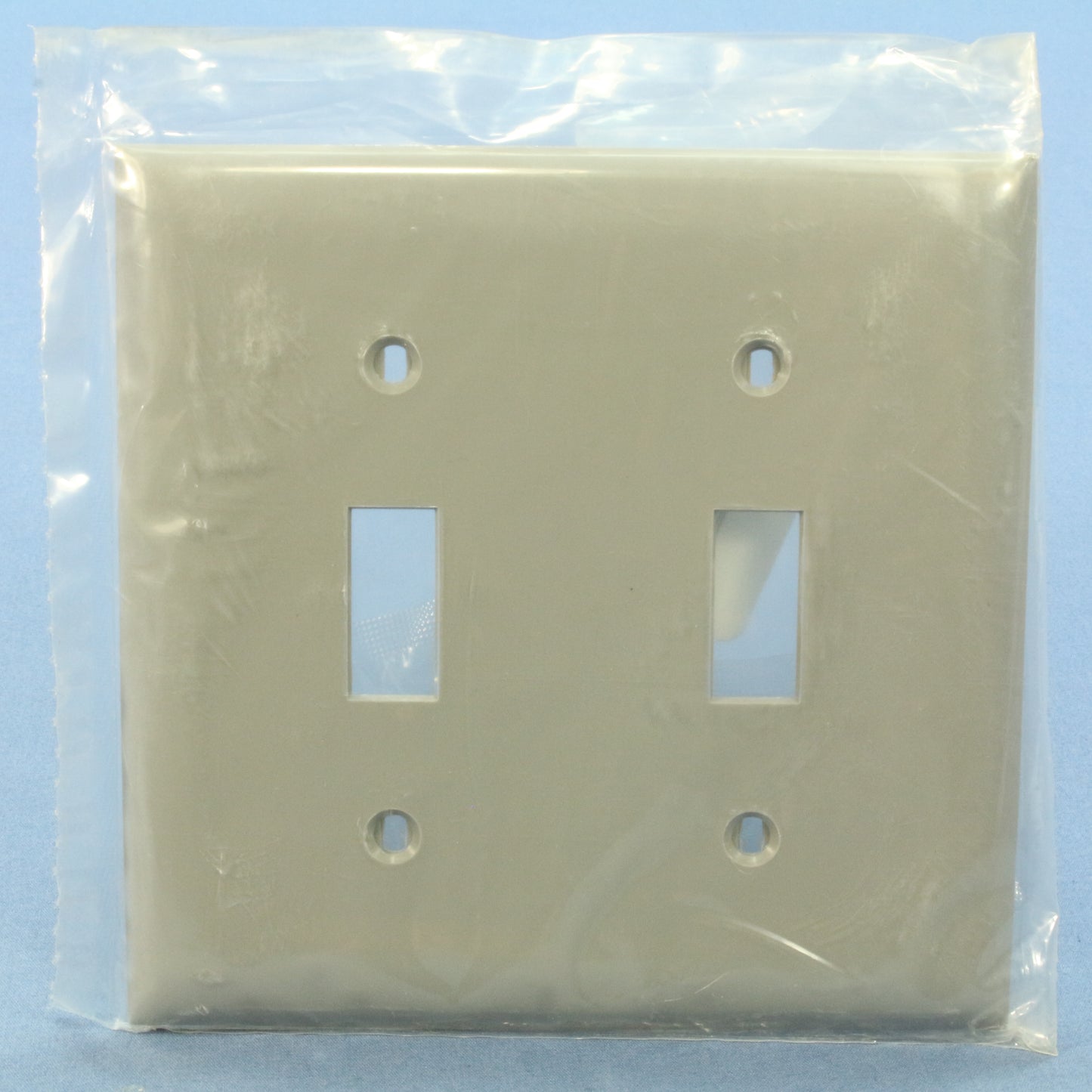 Bryant N1472 Gray 2-Gang Toggle Switch Unbreakable Nylon Standard Size Wallplate