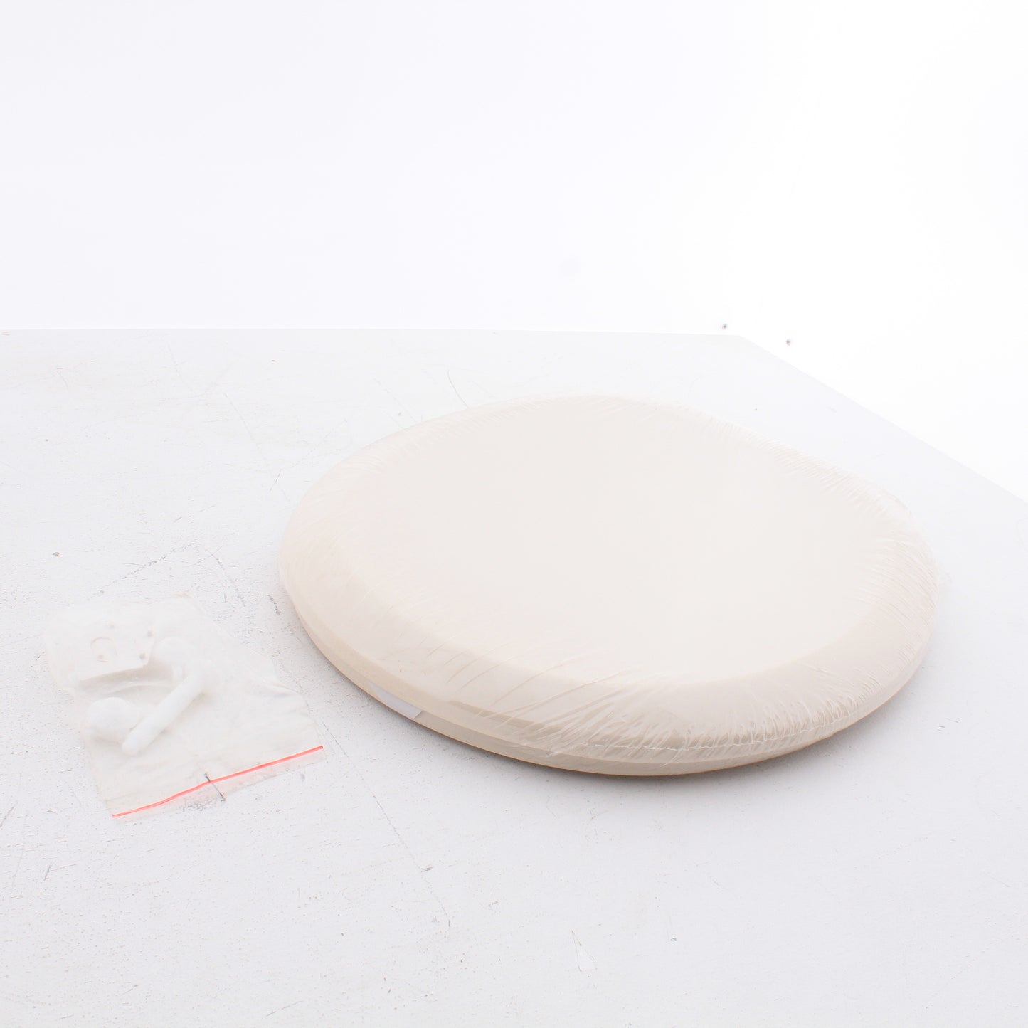 Comfort Seats C1606S01 Premium Ez Close Plastic Round Closed Front with Cover