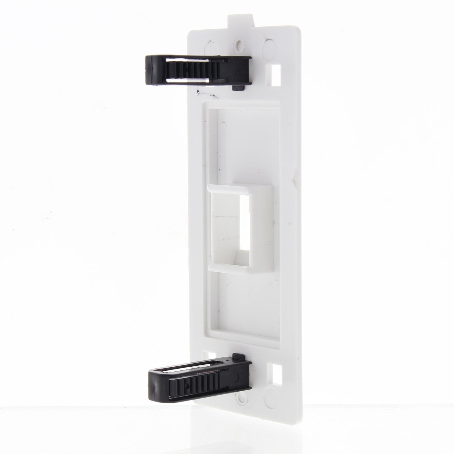 Cheetah 5000C-C0W White 1-Port Keystone Jack Wallplate Insert 1-Gang