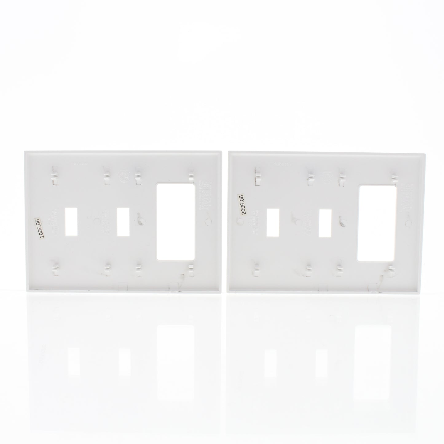 Cheetah P226C-C0W White 3-Gang Combination Switch Cover Plastic Wallplate 2pcs