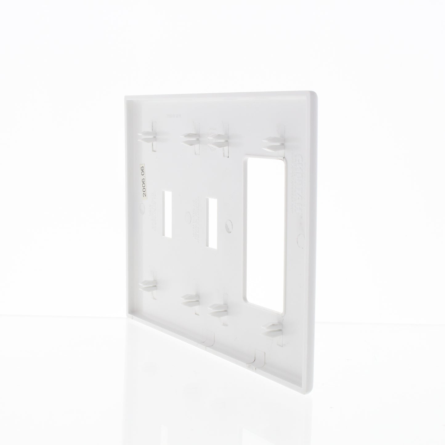 Cheetah P226C-C0W White 3-Gang Combination Switch Cover Plastic Wallplate 2pcs