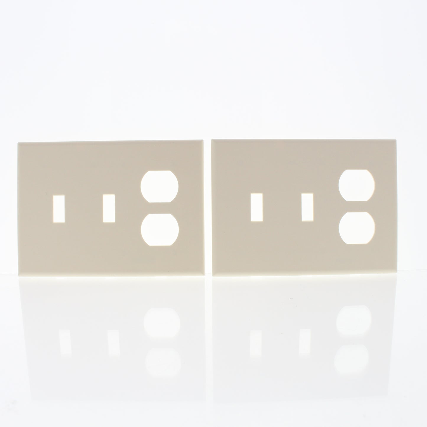 Cheetah PJ21C-C0T 3-Gang Toggle Duplex Receptacle Screwless Cover Wallplate 2pcs