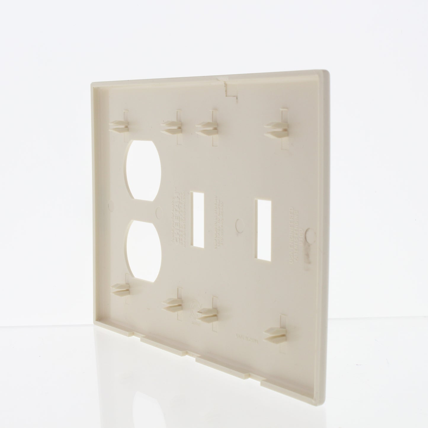 Cheetah PJ21C-C0T 3-Gang Toggle Duplex Receptacle Screwless Cover Wallplate 2pcs