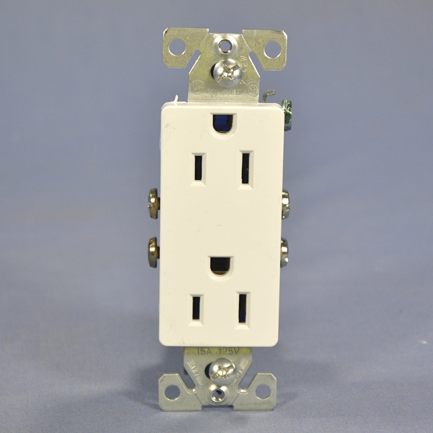 Cooper White Decorator Receptacle Duplex Outlet Nema 5-15R 15A 125V Bulk 1107W