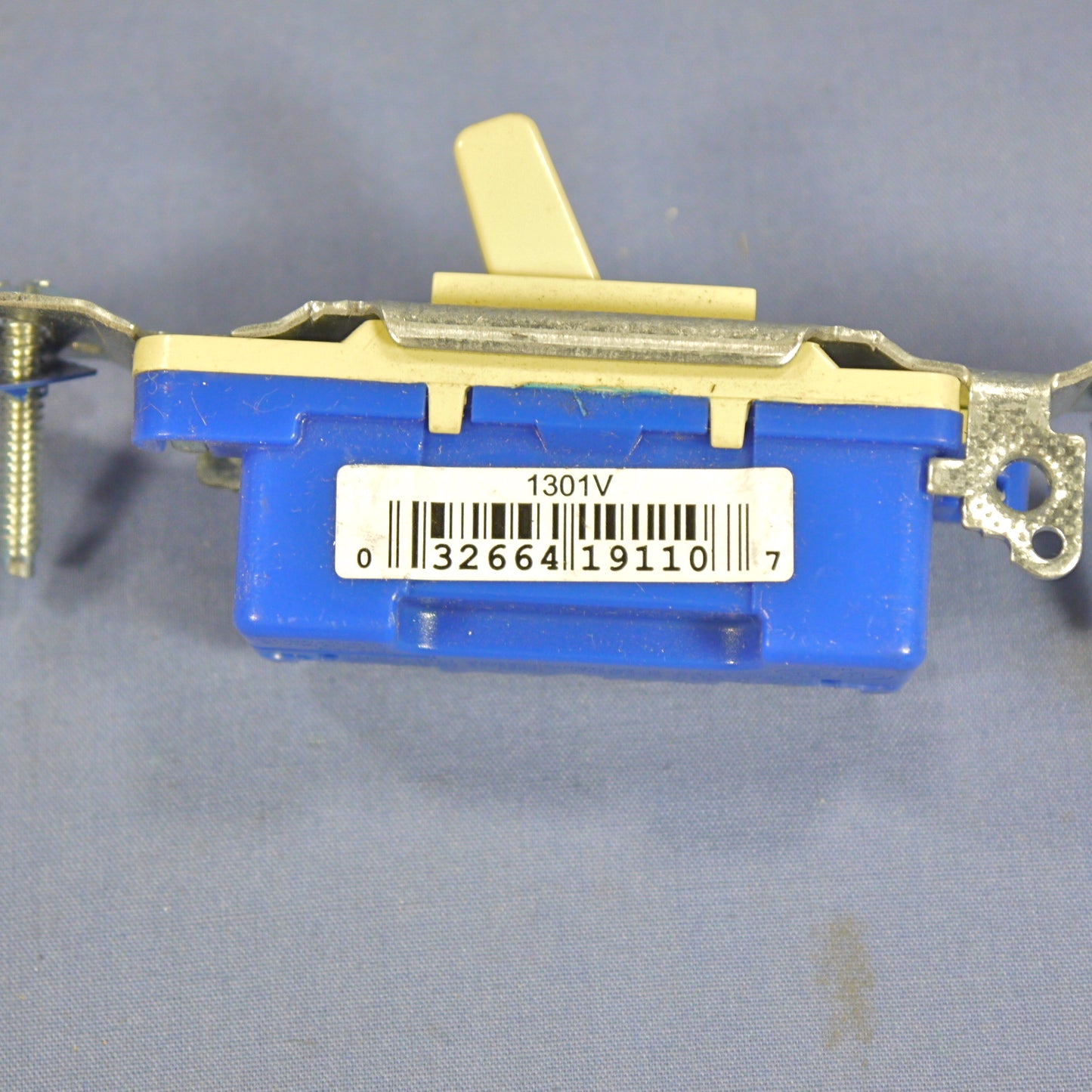 Cooper 1301V Ivory Toggle On/Off Light Switch Single Pole 15A 120V Bulk