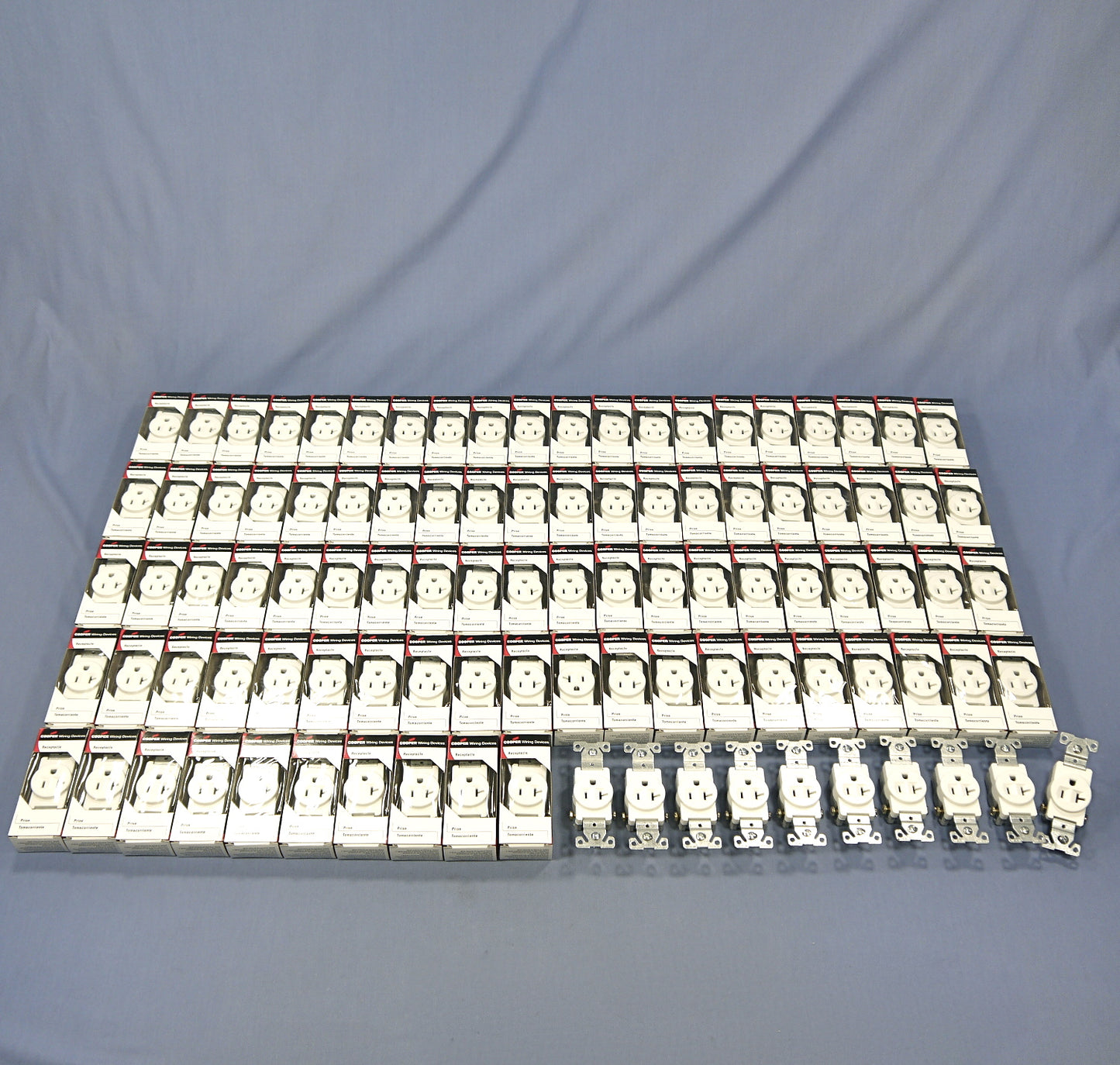 100 Cooper White Commercial Single Outlet Receptacles Nema 5-20R 20A 125V 1877W
