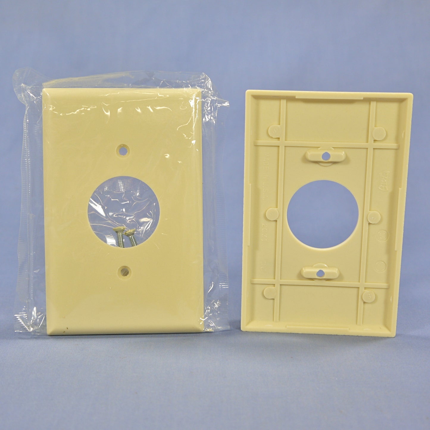 Cooper 2031V Ivory Single 1.406" Outlet 1-Gang Plastic Mid-Size Wallplate 3-Pack