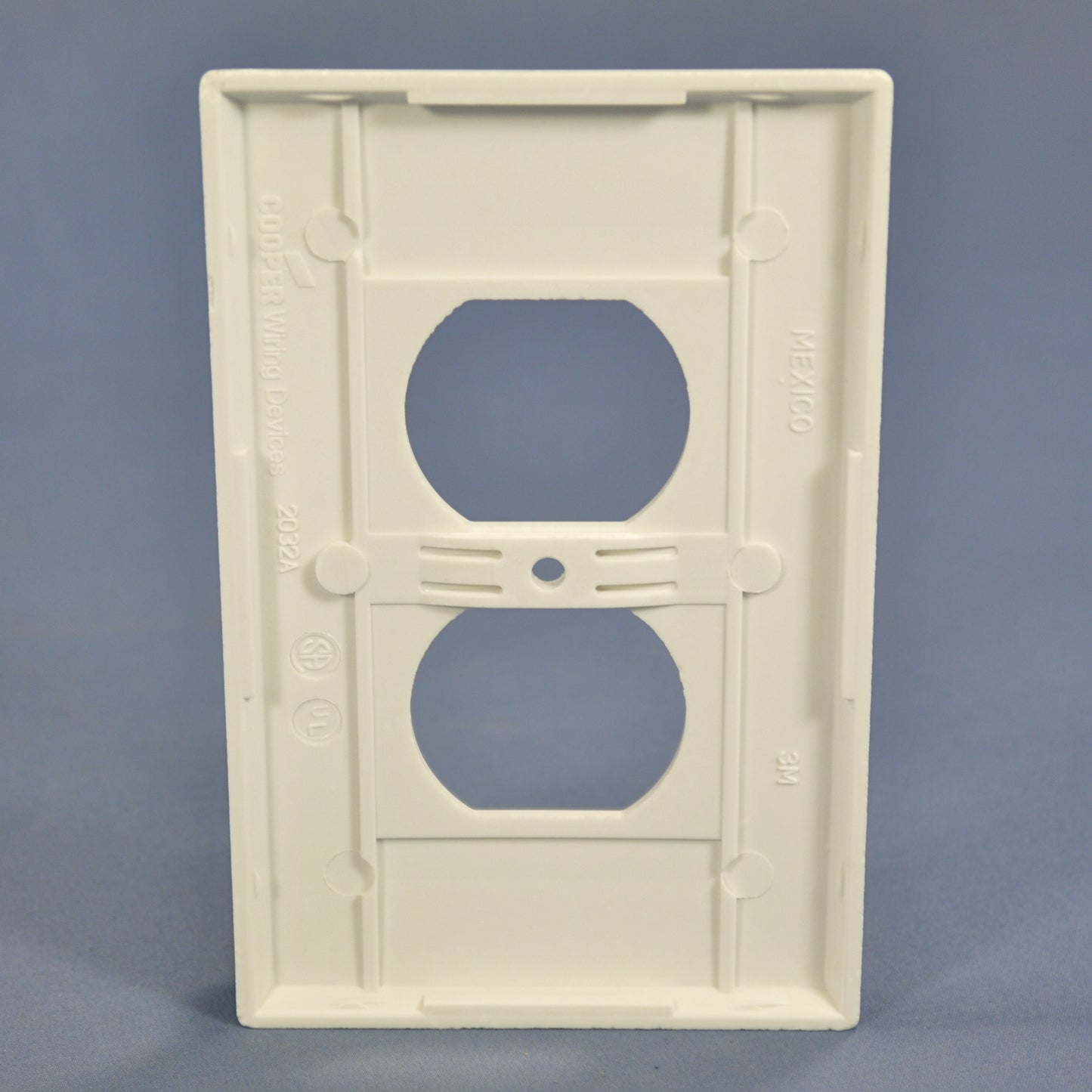 Cooper 2032W White 1-Gang Duplex Outlet Receptacle Thermoset Wallplate Mid-Size