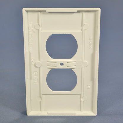 Cooper 2032W White 1-Gang Duplex Outlet Receptacle Thermoset Wallplate Mid-Size