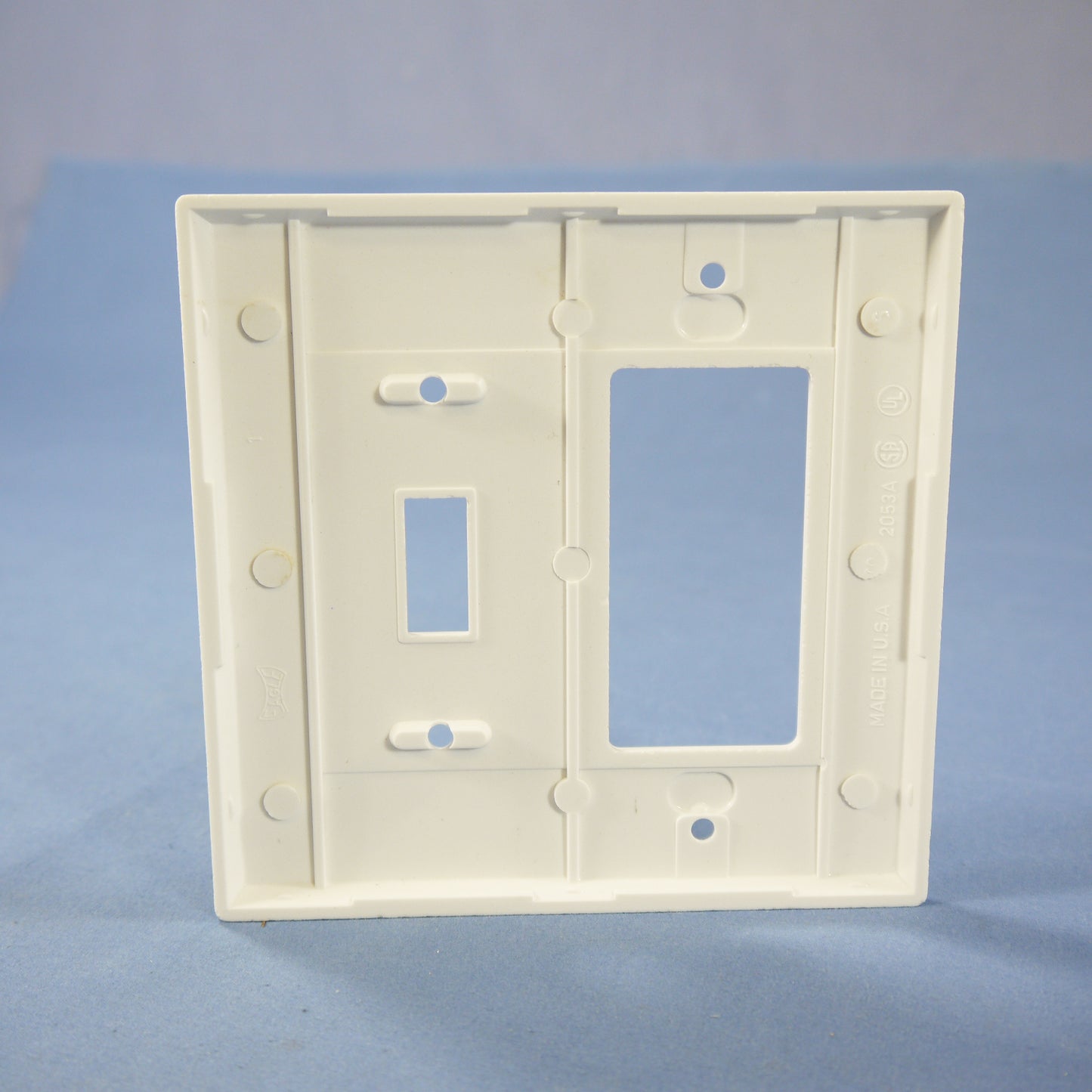Cooper 2053W White 2-Gang Toggle Switch Decorator Thermoset Mid-Size Wallplate