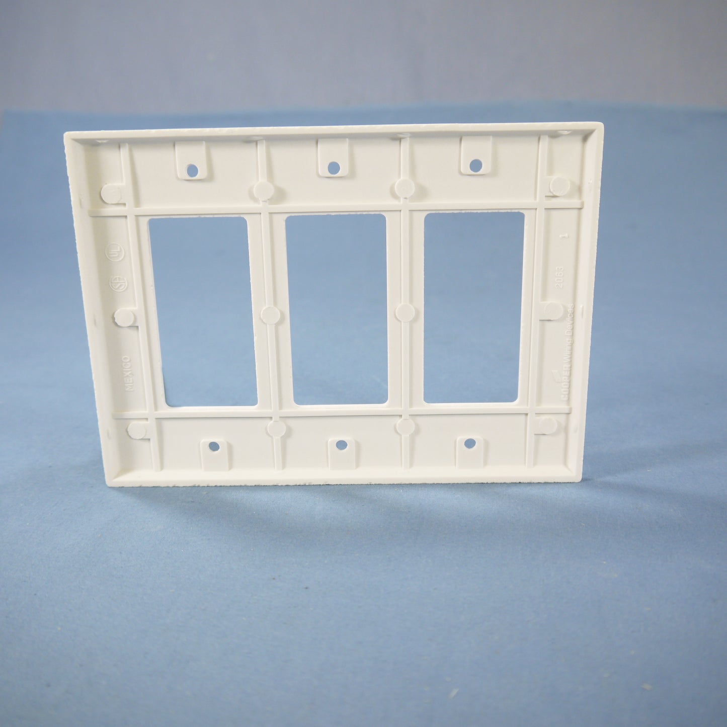 Cooper 2063W White 3-Gang Decorator GFCI Switch Mid-Size Thermoset GFI Wallplate