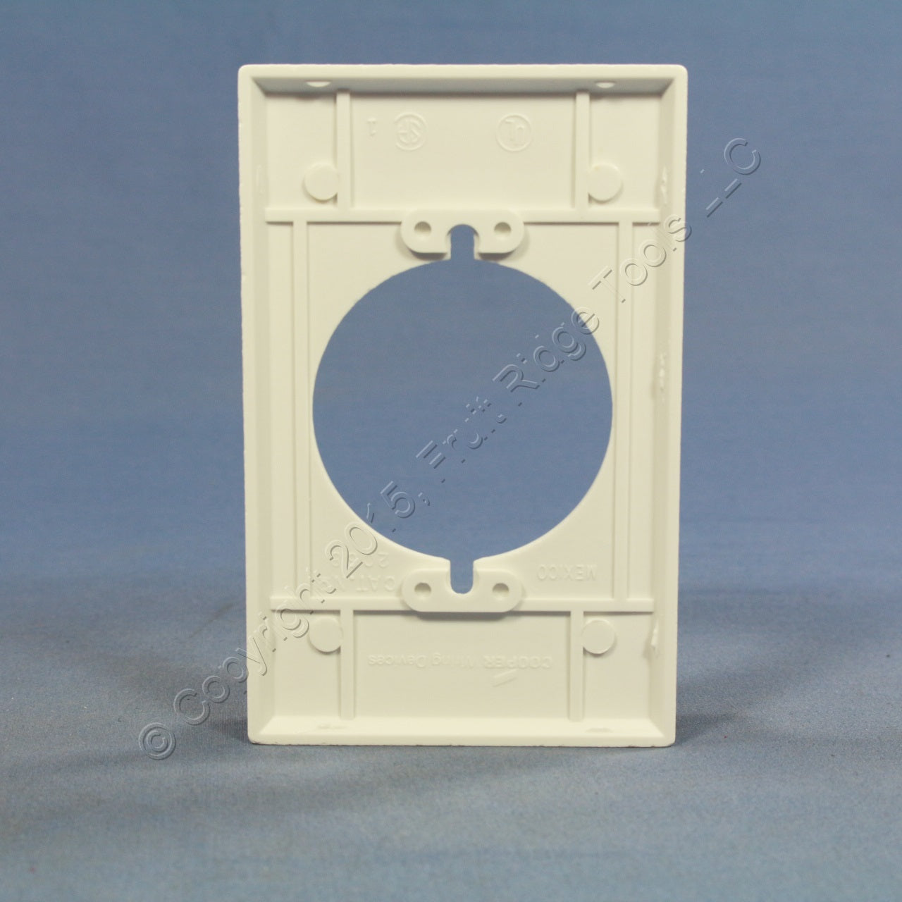 Cooper 2068W White 1-Gang Range Cover Dryer 2.156 Receptacle Thermoset Wallplate