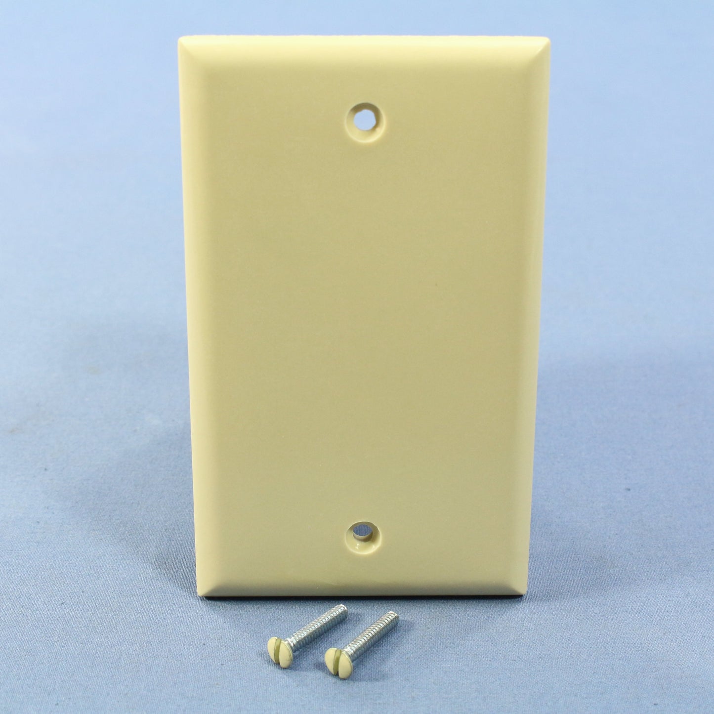 Cooper 2129V Ivory 1-Gang Blank Cover Box Mounted Thermoset Wallplates 25pcs
