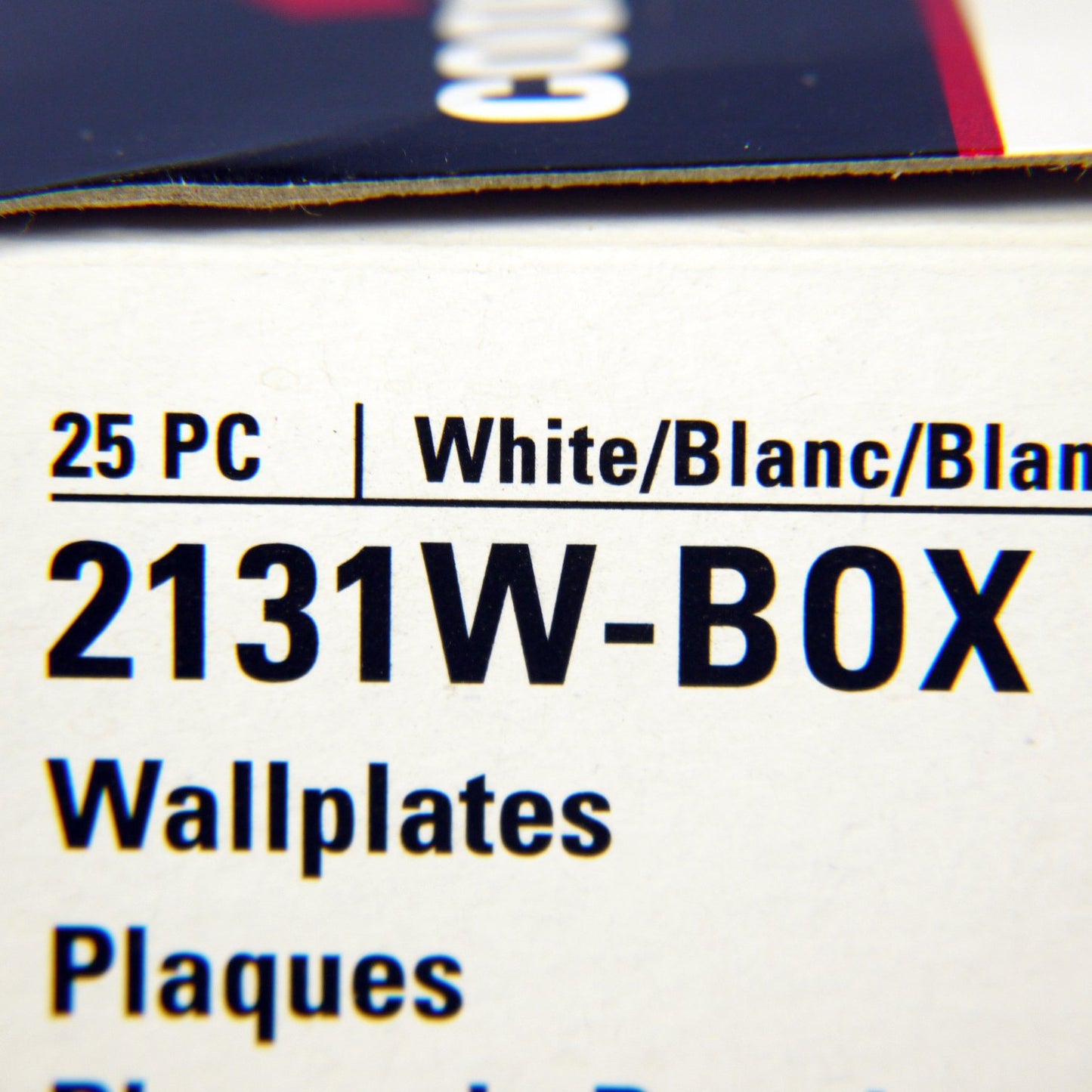 Cooper 2131W White 1-Gang Single 1.406" Receptacle Thermoset Wallplates 25-Pack