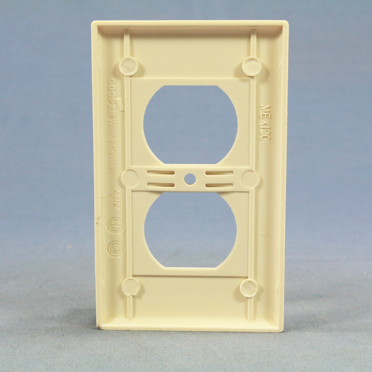 Cooper 2132LA Lt Almond 1-Gang Duplex Outlet Receptacle Thermoset Wallplate 25pc