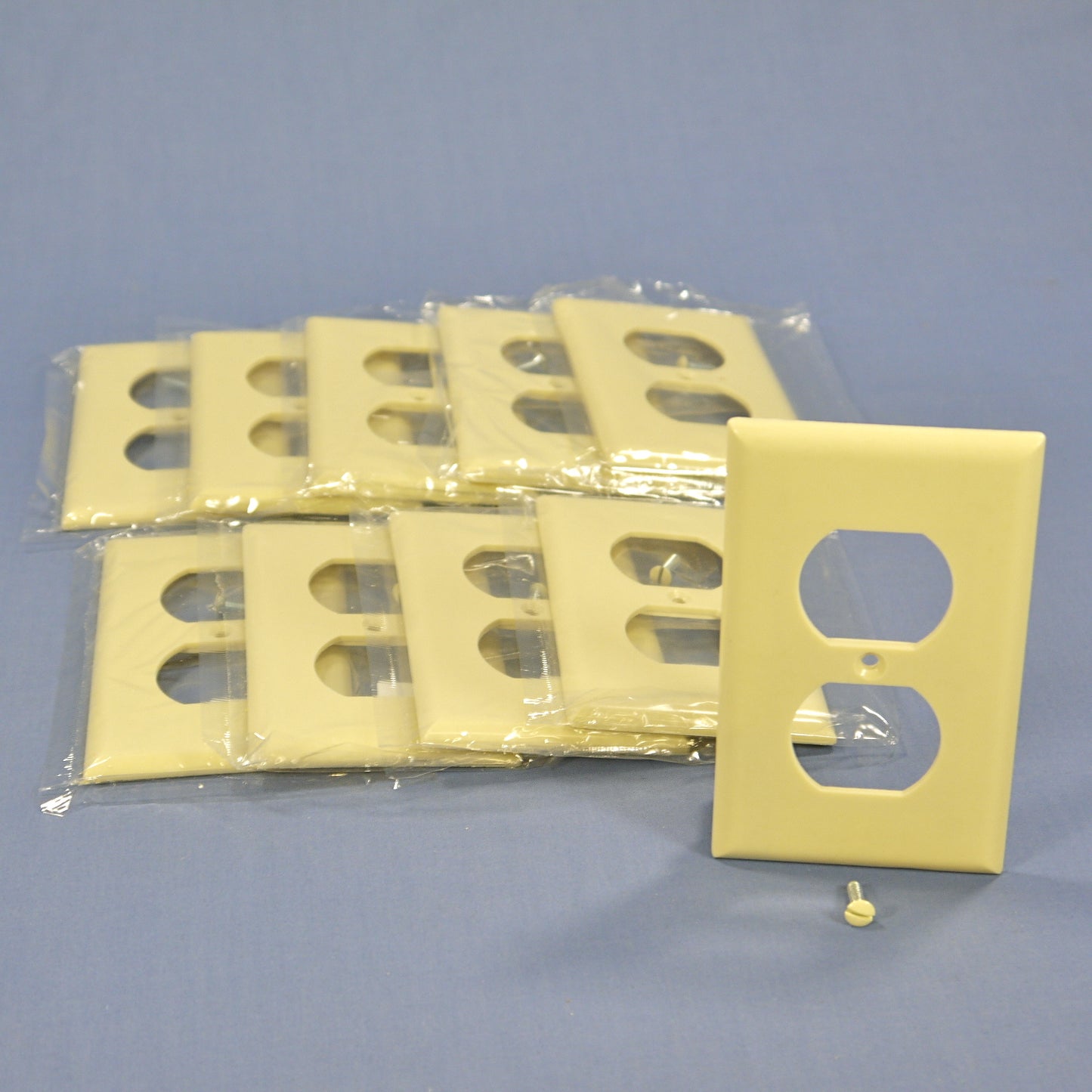 Cooper 2132V Ivory 1-Gang Outlet Duplex Receptacle Thermoset Wallplates 10pcs