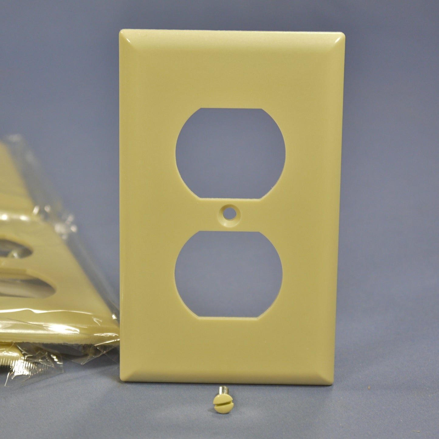 Cooper 2132V Ivory 1-Gang Outlet Cover Duplex Receptacle Thermoset Covers 25pcs