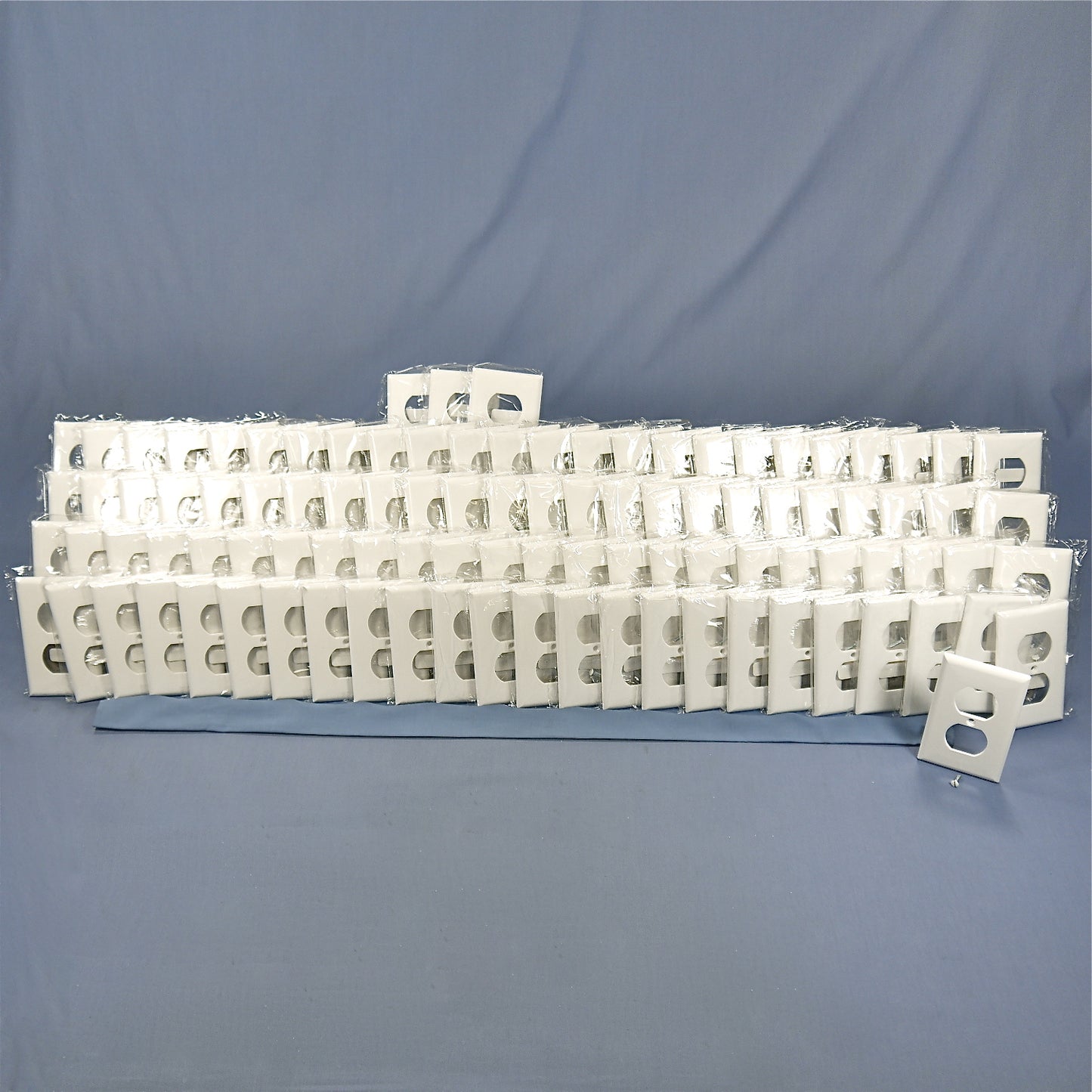 Cooper 2132W White 1-Gang Duplex Outlet Receptacle Thermoset Plastic Cover 100pc