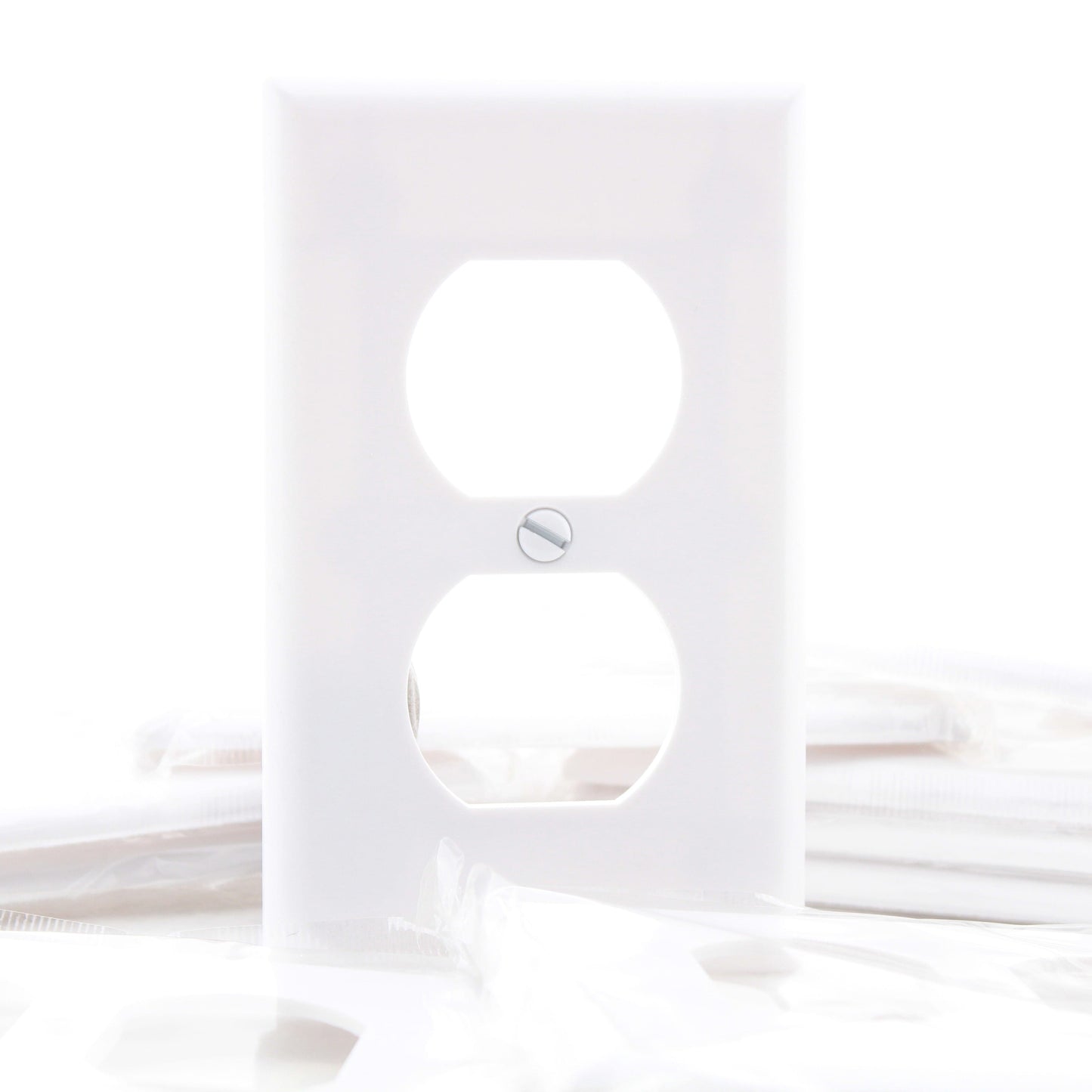 Cooper 2132W White 1-Gang Outlet Duplex Receptacle Thermoset Wallplates 10pcs