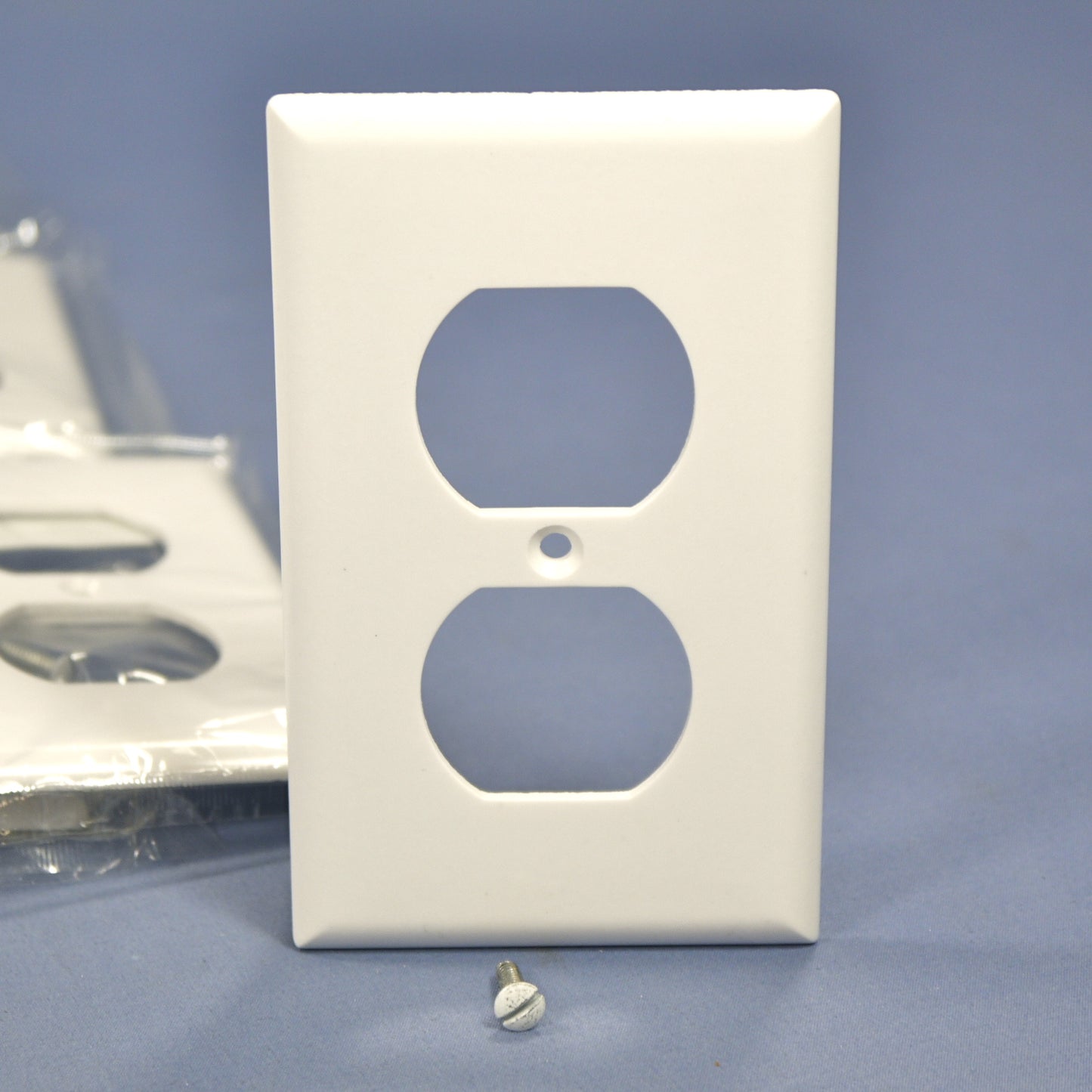 Cooper 2132W White 1-Gang Plastic Duplex Outlet Standard Wallplate Cover 25-pack