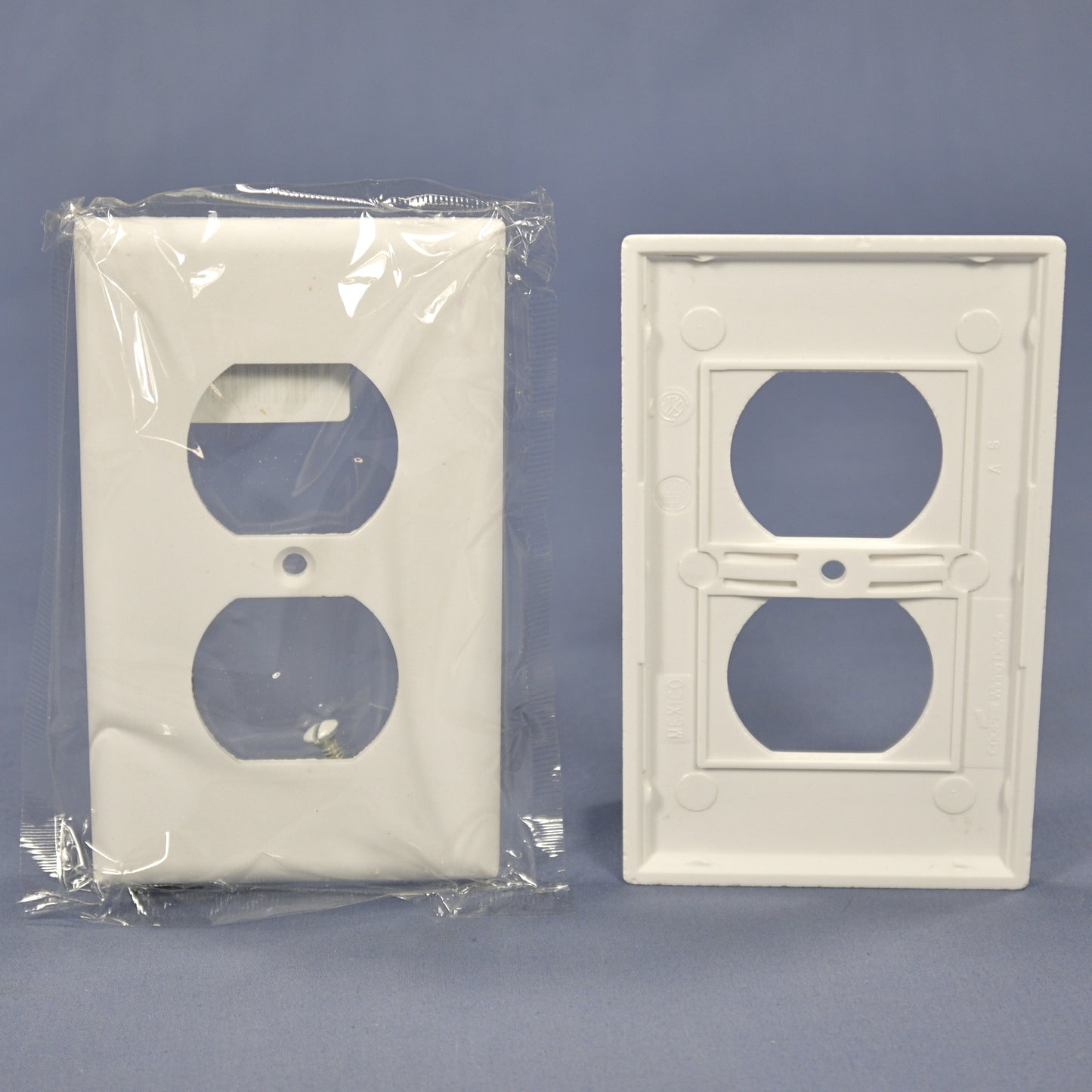 Cooper 2132W White 1-Gang Plastic Duplex Outlet Standard Wallplate Cover 25-pack