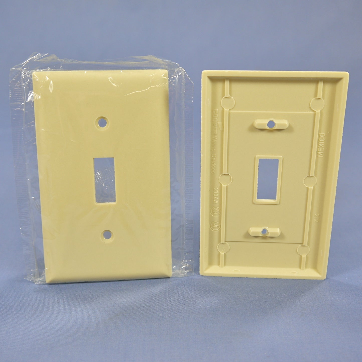 Cooper 2134V Ivory 1-Gang Toggle Switch Thermoset Wallplate Plastic Covers 25pcs