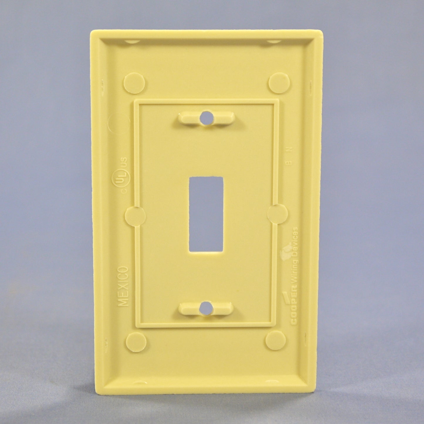 Cooper 2134V Ivory 1-Gang Toggle Switch Thermoset Wallplate Cover Standard Size