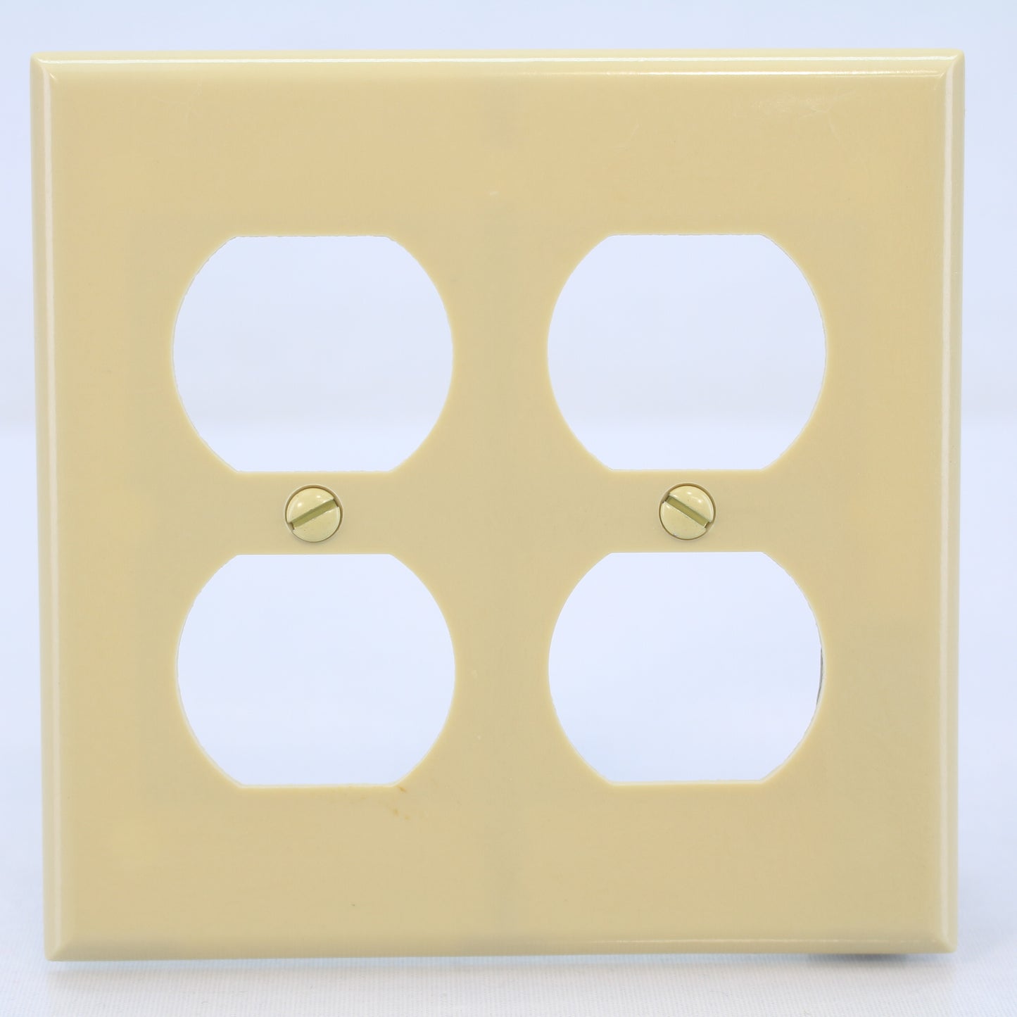 Cooper 2150V Ivory 2-Gang Duplex Outlet Receptacle Cover Plastic Wallplate 15pcs