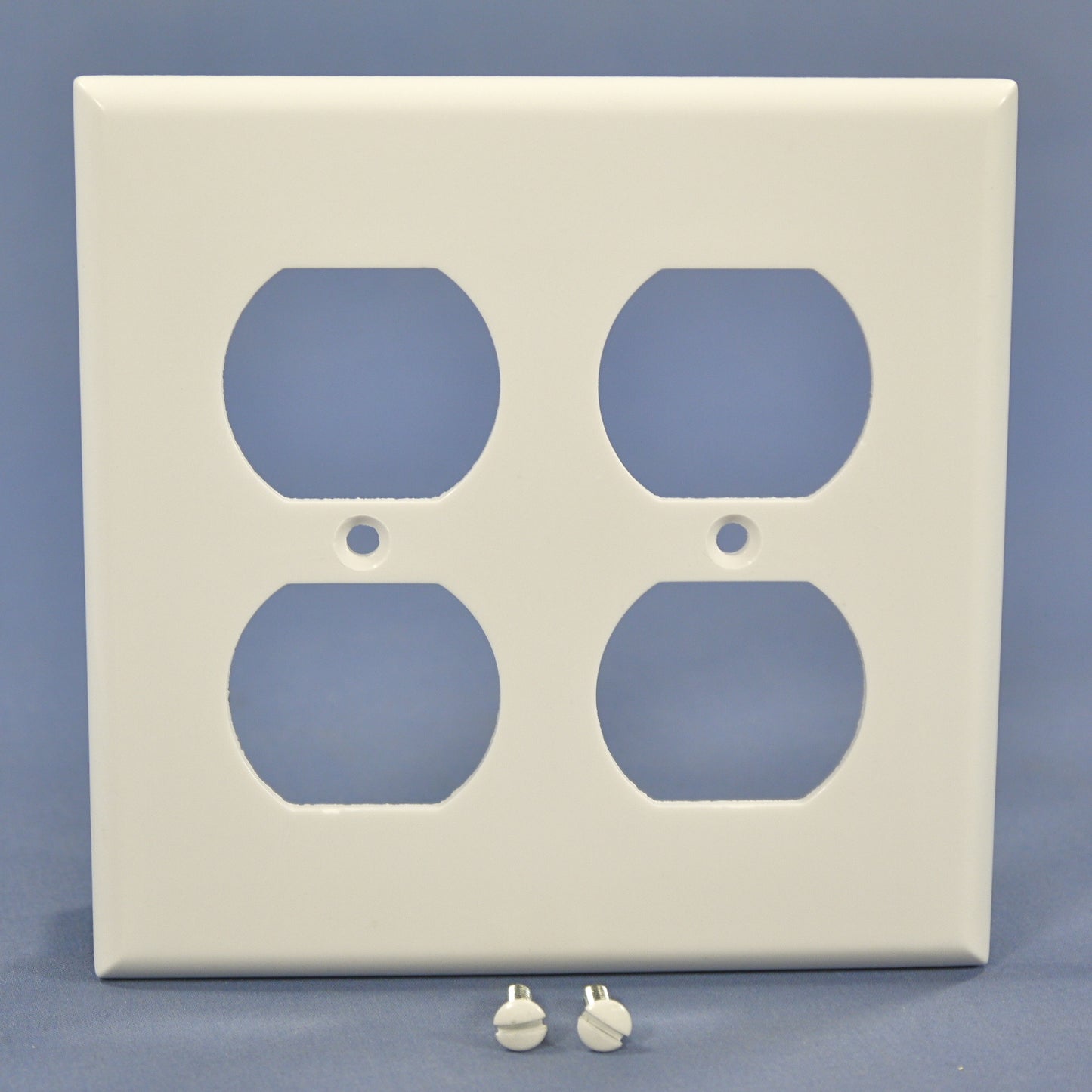 Cooper 2150W White 2-Gang Duplex Receptacle Plastic Wallplate Outlet Covers 2pcs