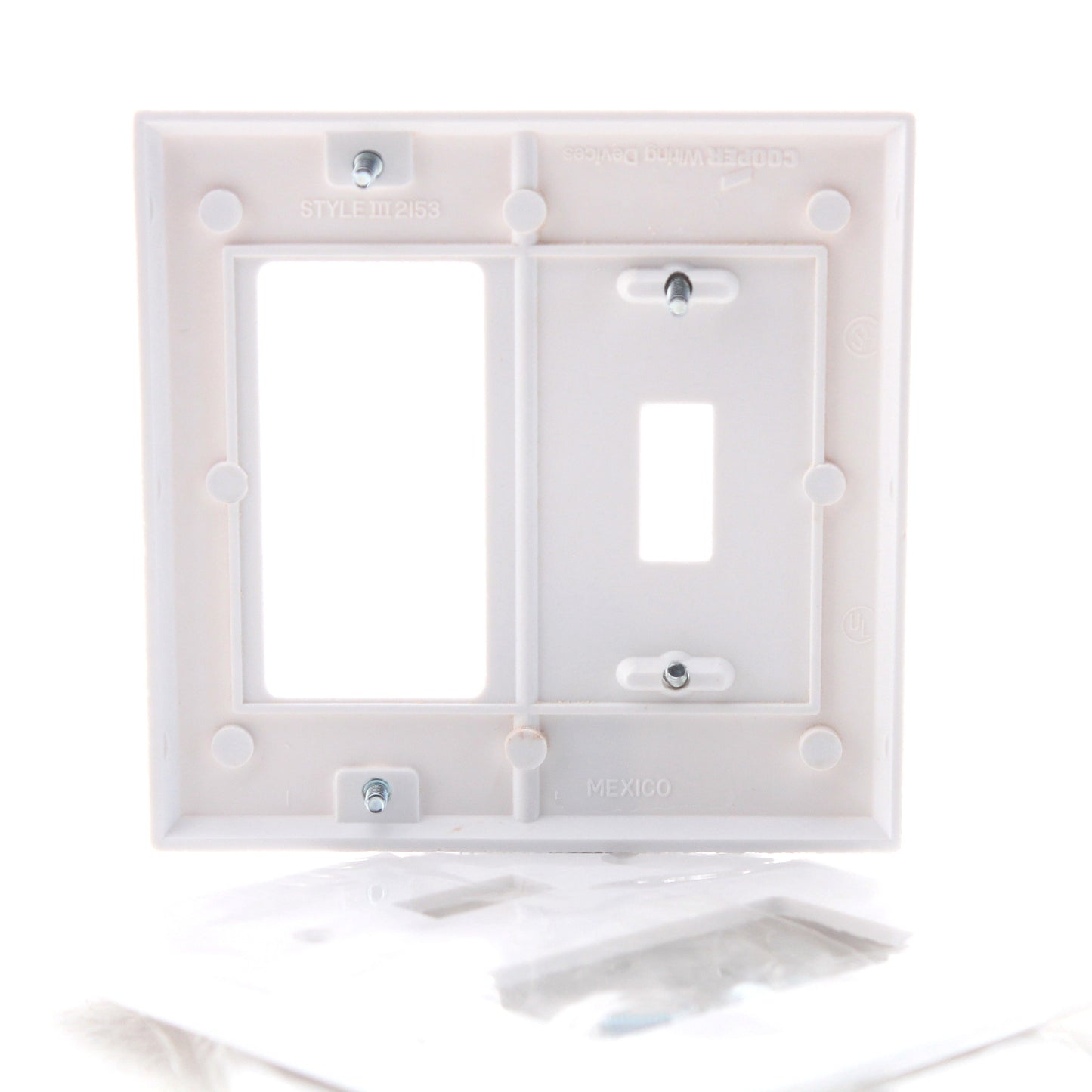Cooper 2153W White 2-Gang Decorator GFCI Toggle Switch Thermoset Wallplates 3pcs