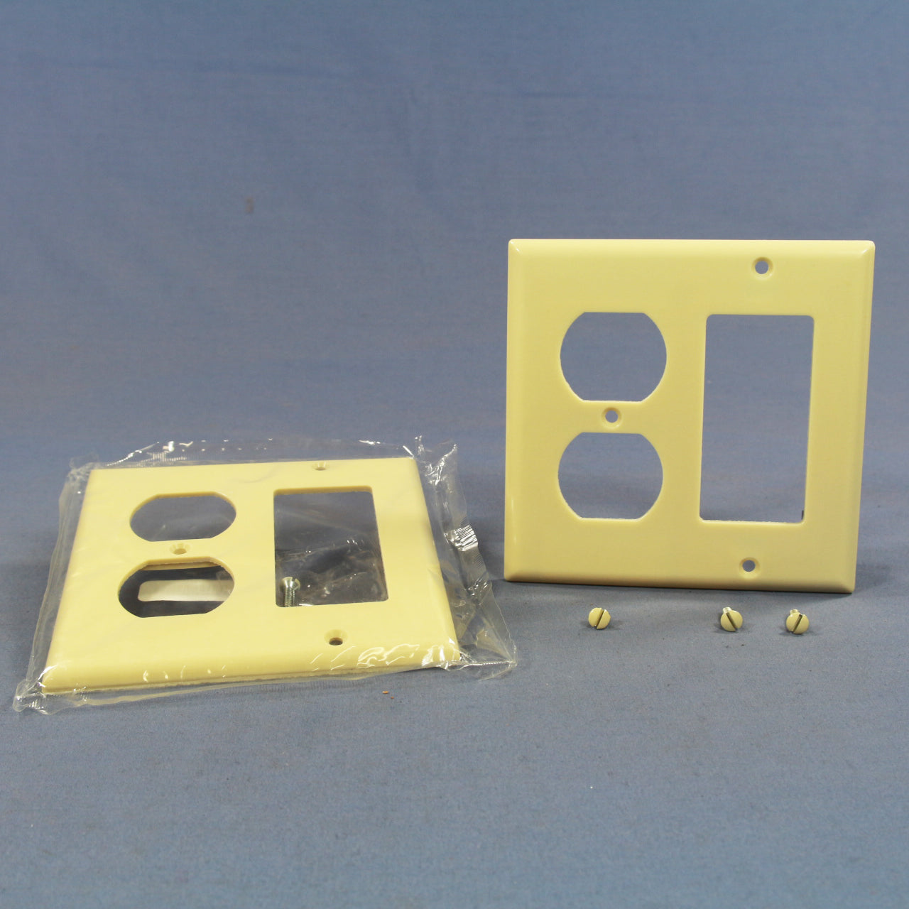 Cooper 2157V Ivory 2-Gang Decorator GFCI Duplex Outlet Thermoset Outlet Covers