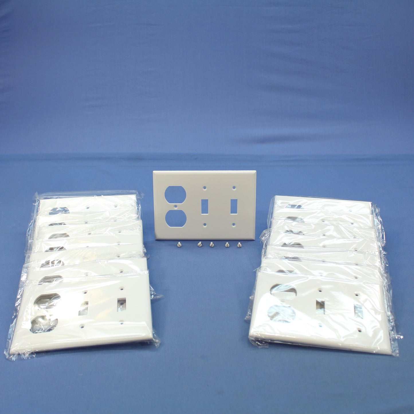 Cooper 2158W White 3-Gang Toggle Switch Duplex Receptacle Thermoset Covers 15pcs