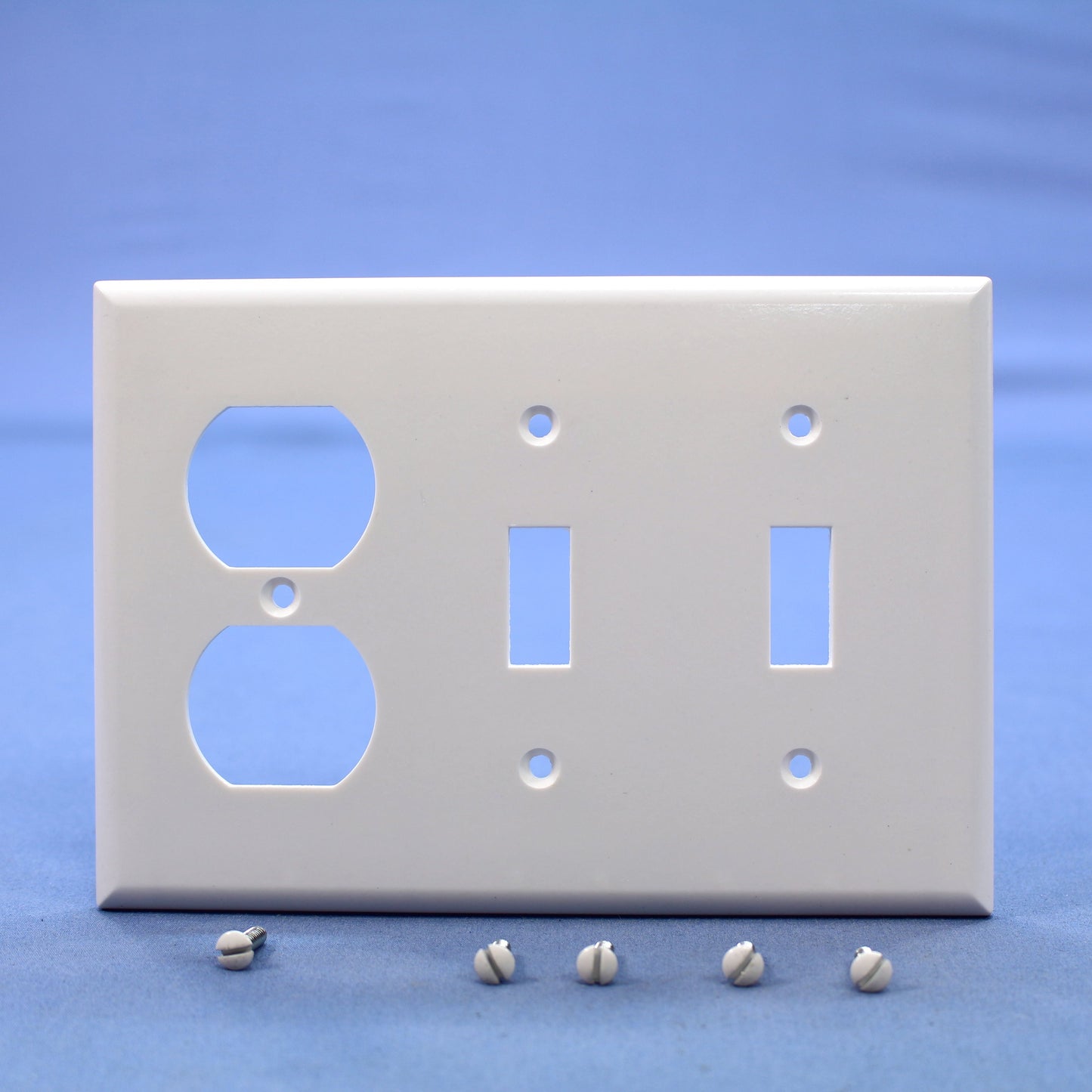 Cooper 2158W White 3-Gang Toggle Switch Duplex Receptacle Thermoset Covers 15pcs
