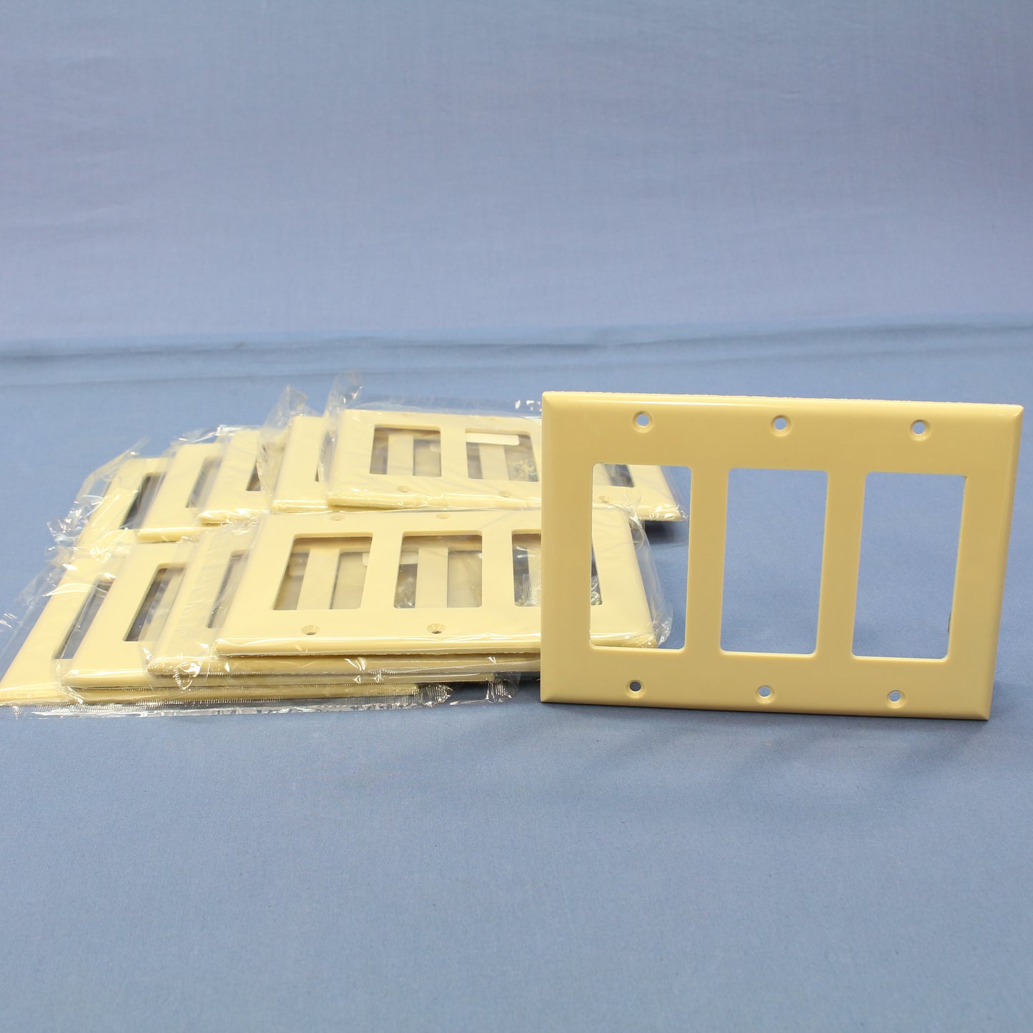 Cooper 2163V Ivory 3-Gang Decorator Thermoset Wallplates GFCI Plastic Cover 10pc
