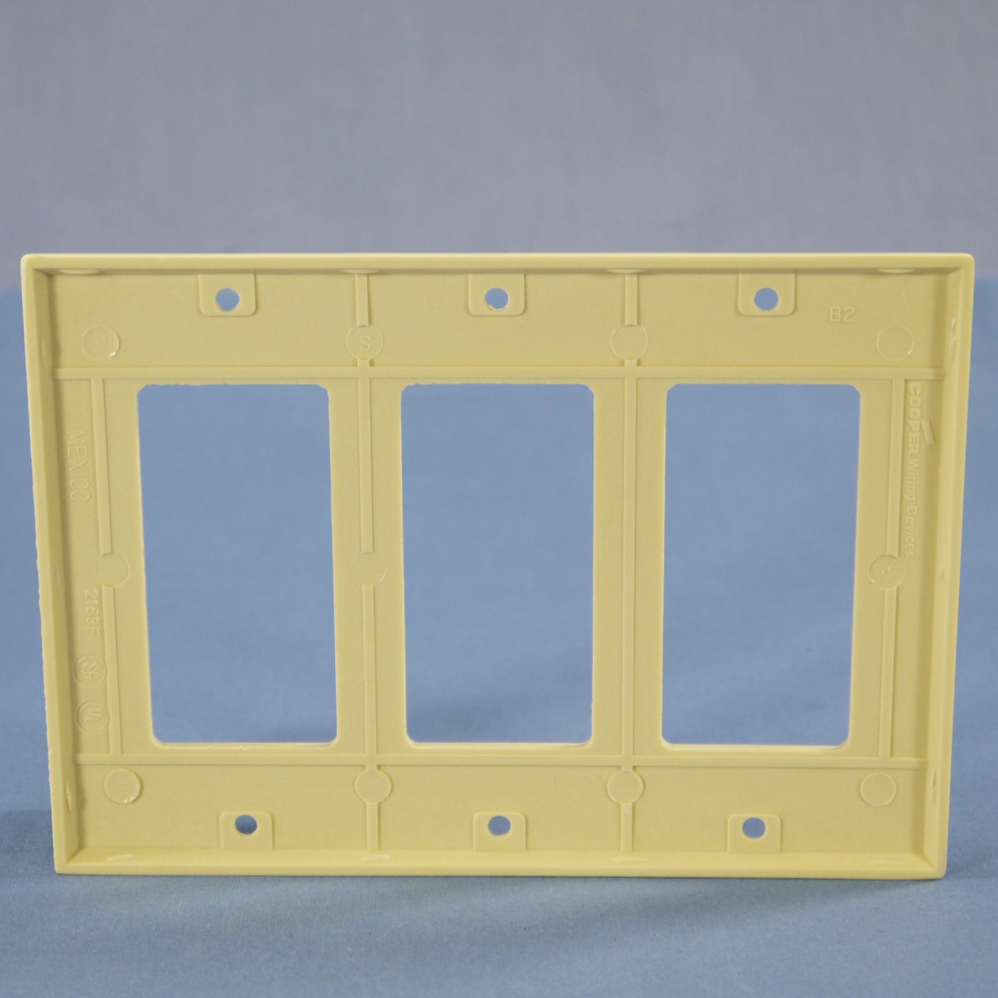 Cooper 2163V Ivory 3-Gang Standard Decorator Thermoset Wallplate GFCI GFI Cover