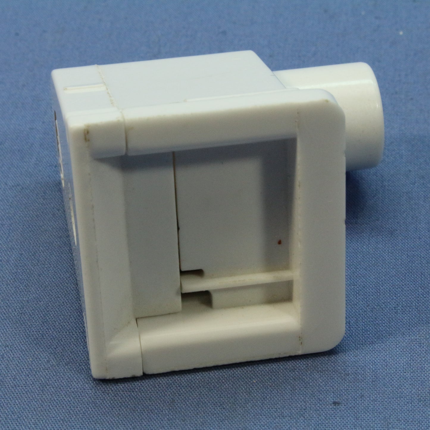 Cooper 2507W Plunger Slimline Fluorescent Lampholder Light Socket T8 660W 1000V