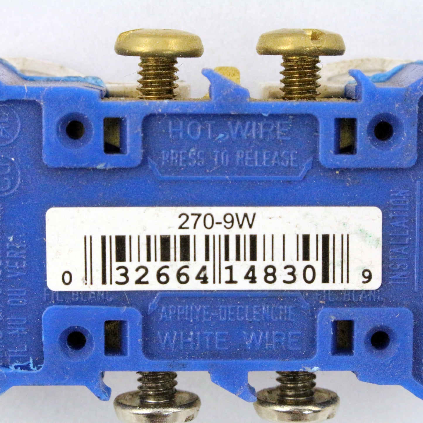 Cooper White Duplex Outlet Receptacles Auto-Grounding Nema 5-15R 15A Bulk 270-9W