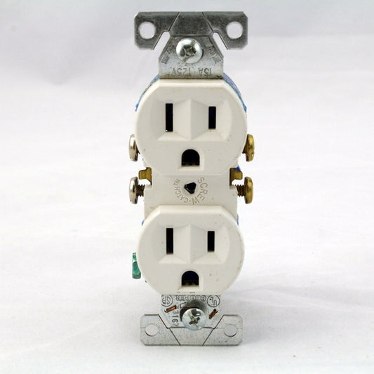 Cooper White Duplex Outlet Receptacles Auto-Grounding Nema 5-15R 15A Bulk 270-9W