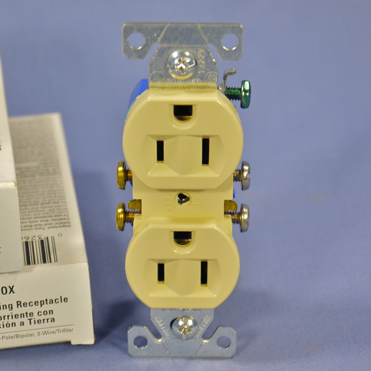 Cooper 270V Residential 15A Ivory Duplex Outlet Receptacles 5-15R 125V 10pcs