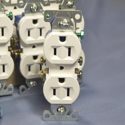 100 Cooper White Residential Duplex Outlet Receptacles Nema 5-15R 15A 125V 270W
