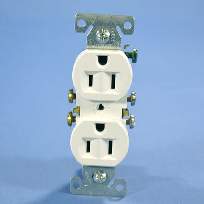 Cooper Residential White Outlet Duplex Receptacle NEMA 5-15R 15A 125V 270W Boxed