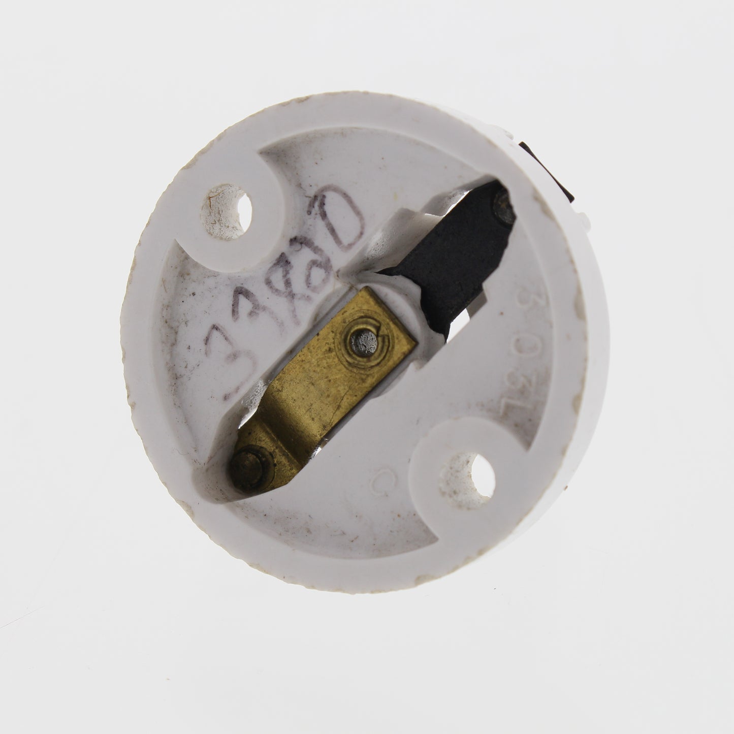 Cooper 303 White Miniature Base 75W 125V Keyless Cleat Lampholder Light Socket