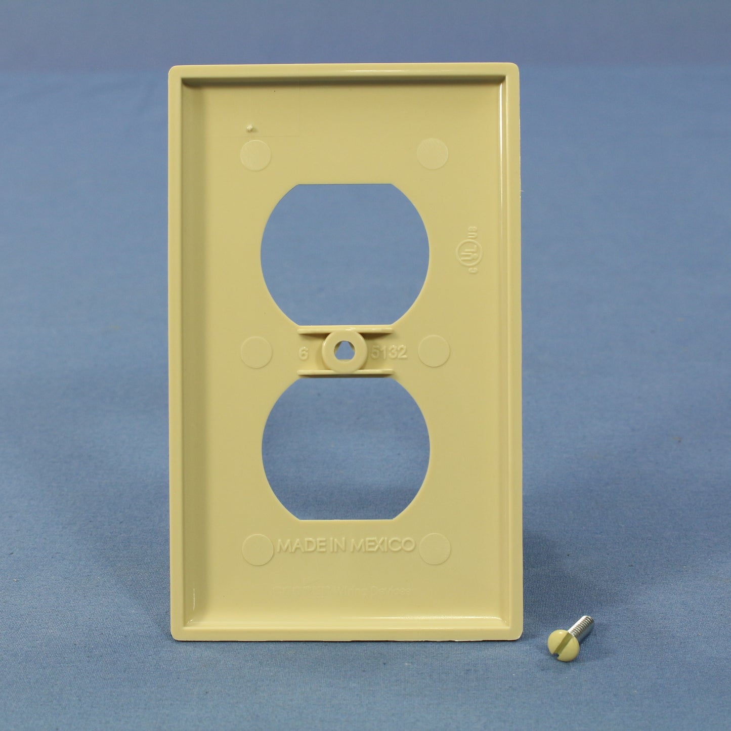 Cooper 5132V Ivory 1-Gang Duplex Receptacle Nylon Wallplates Outlet Cover 10pcs