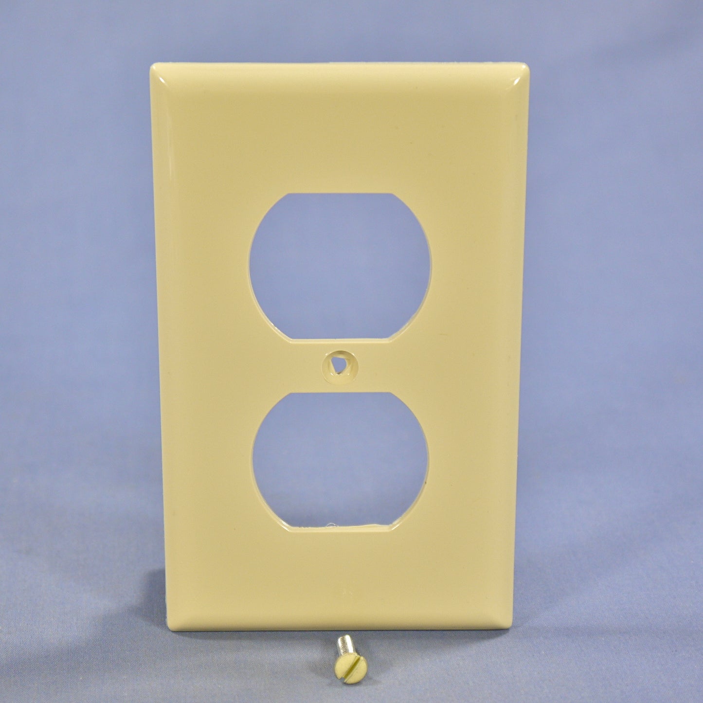 Cooper 5132V Ivory 1-Gang Duplex Receptacle Outlet Unbreakable Nylon Wallplate