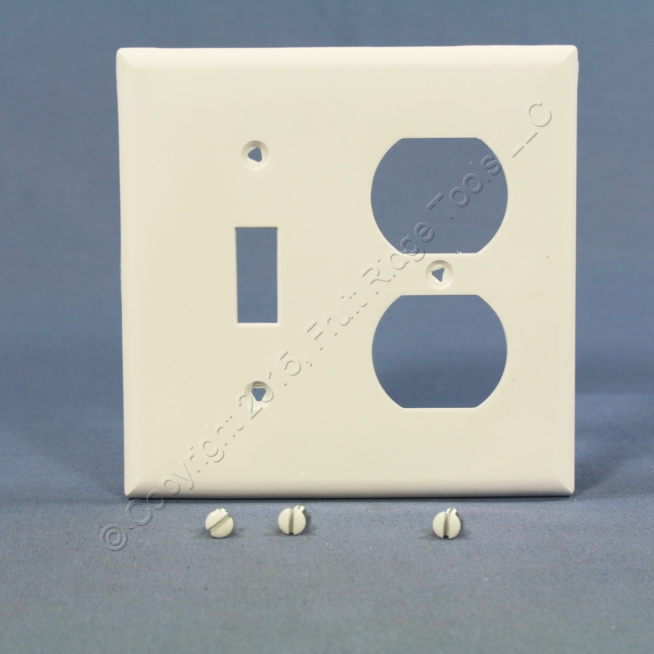 Cooper 5138W White 2-Gang Toggle Switch Duplex Outlet Nylon Wallplate Cover 2pcs